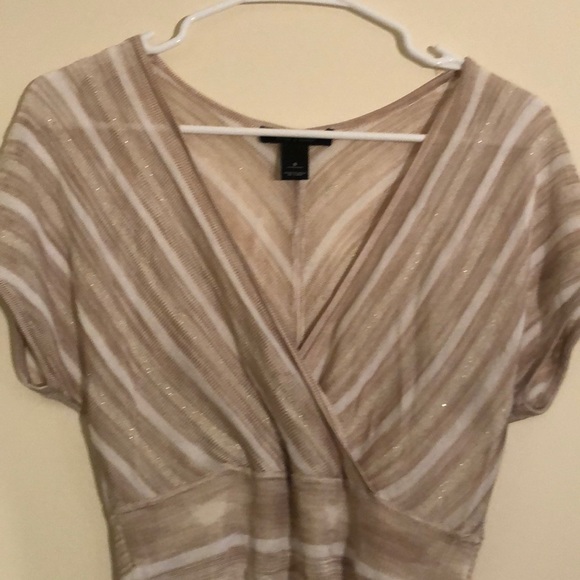 White & Black Market Woman’s Top Tan & wht. - Picture 4 of 5